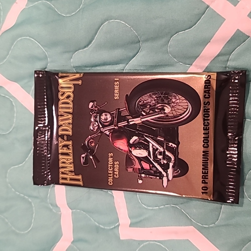 ❤️10/$13 New Harley Davidson series 1 1992 collectors cards pack of 10 cards
